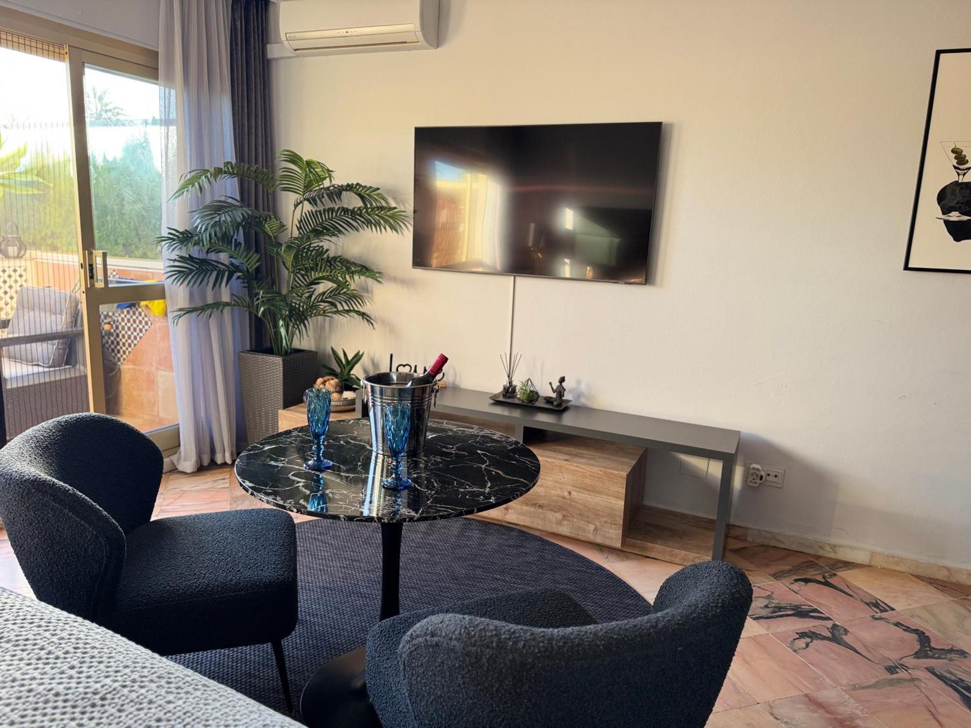 Super2beachfront Apartment *